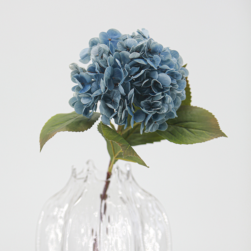 Real-Touch Moisturizing Hydrangea