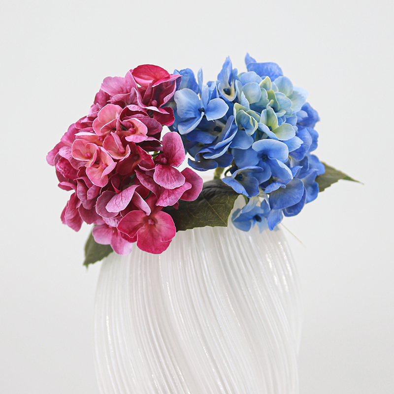 Real-Touch Moisturizing Hydrangea