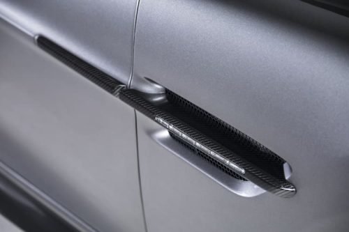 Profiled rubber sealing component in an automotive assembly