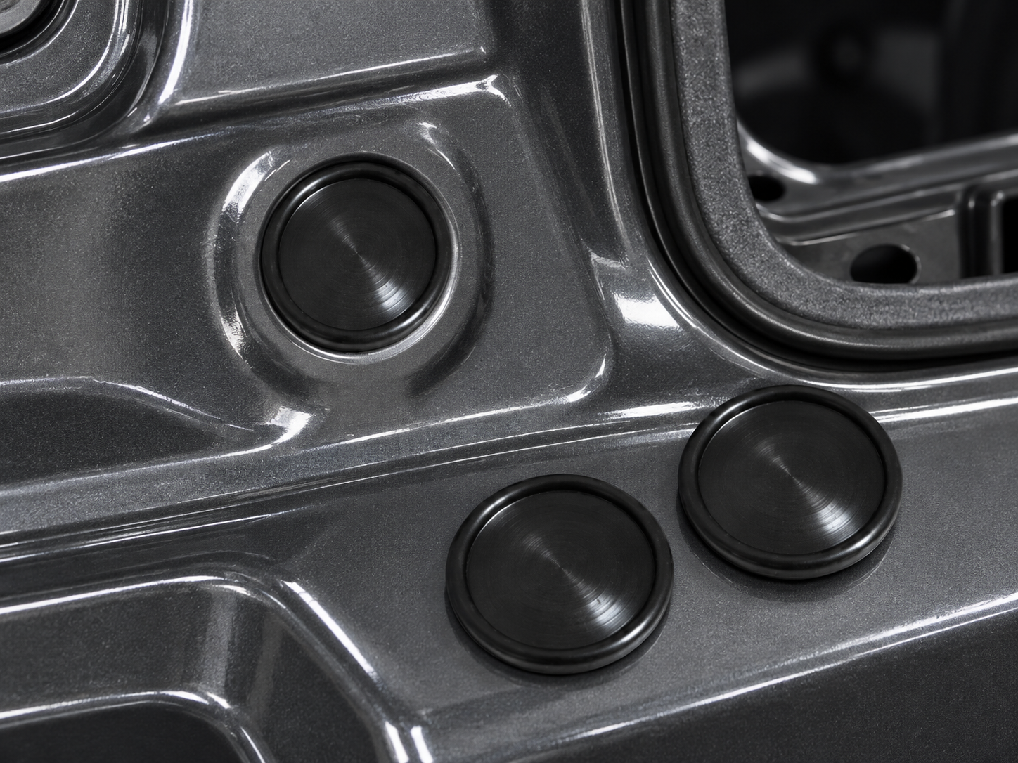 Home appliance housing assembly